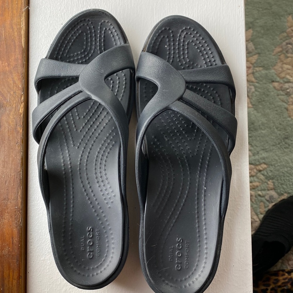 Blue size 8 crocs